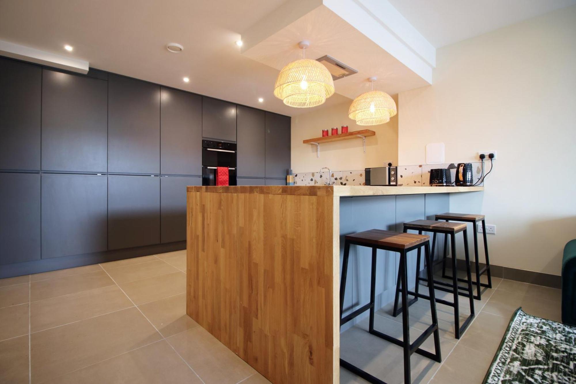 Luxury 4 Bedroom 4 Ensuite Home In Penarth カーディフ エクステリア 写真