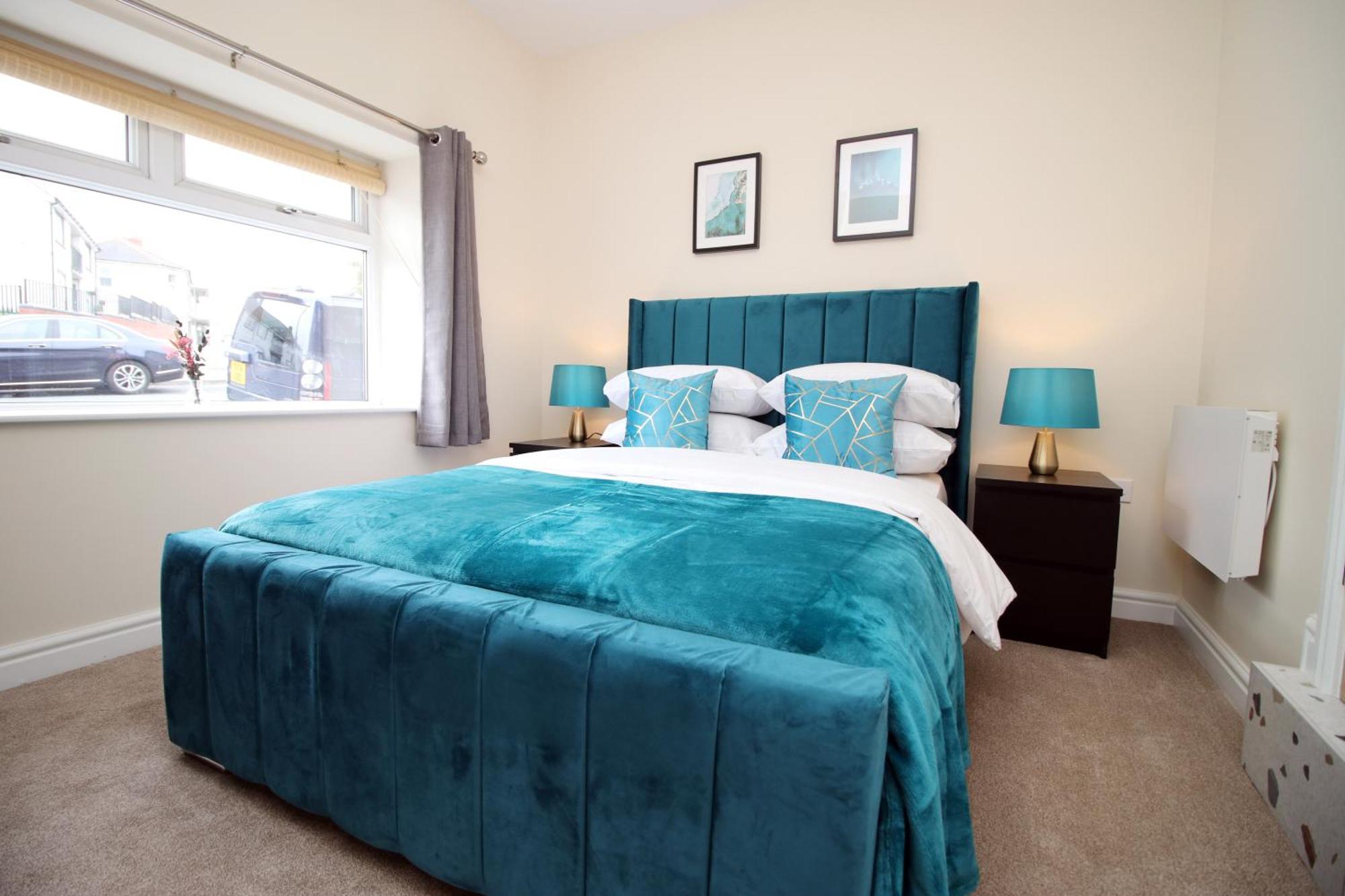 Luxury 4 Bedroom 4 Ensuite Home In Penarth カーディフ エクステリア 写真