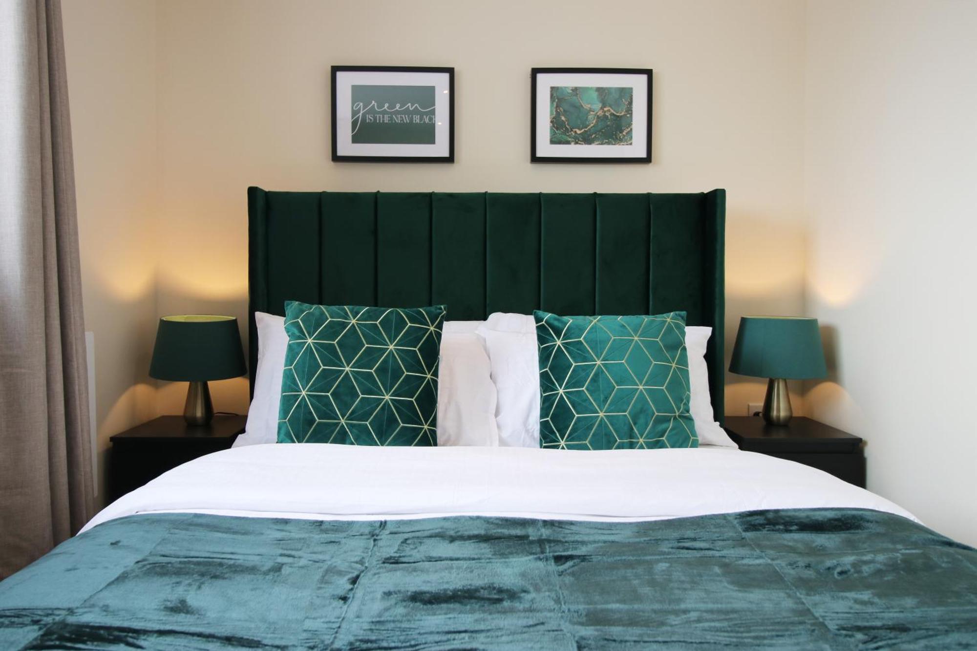 Luxury 4 Bedroom 4 Ensuite Home In Penarth カーディフ エクステリア 写真